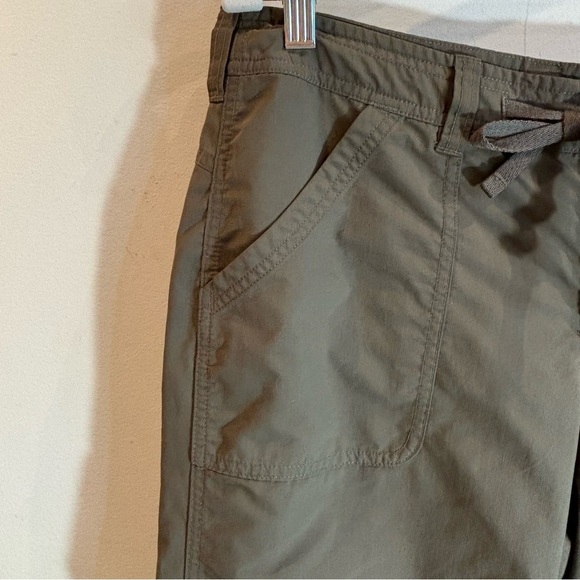 THE NORTH FACE Sz 10 Capri Bermuda Hiking Outdoor Multiple Pockets  Drawstring - Picture 3 of 11